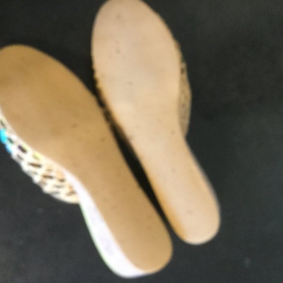 Made in Canada wedge style sandals crocheted top cork wedge size 5 never worn - Picture 3 of 5